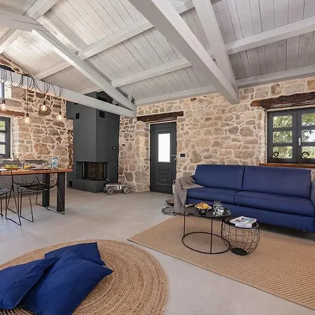 Dvori Holiday home *