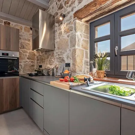 Dvori Holiday home Antonci (Porec)
