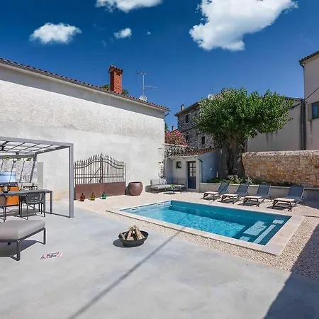 Dvori Holiday home