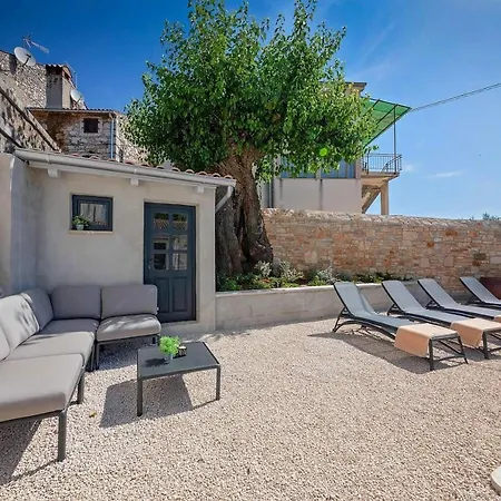 Dvori Holiday home